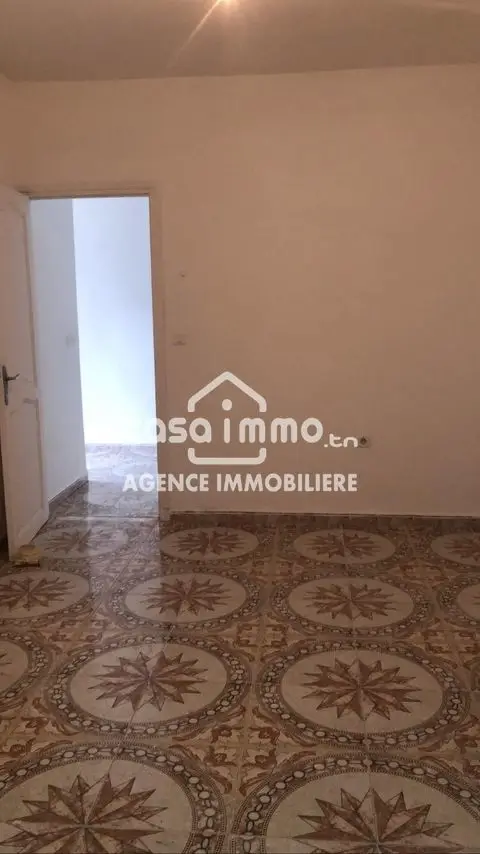 un etage de villa s+2 à louer
