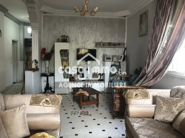 a vendre villa à rades plage sur deux niveaux
