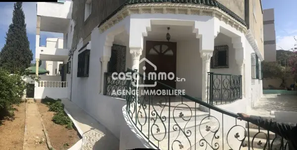 A vendre villa deux niveaux a Boumhel Bel Air