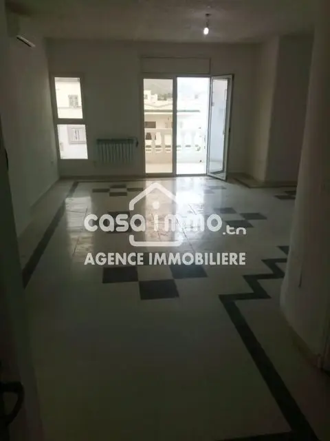 A louer étage de villa au deuxième étage à Boumhal