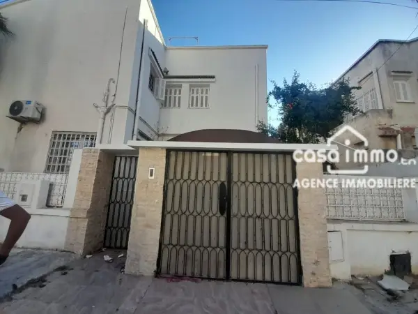 A louer etage de villa s+3 à ben arous
