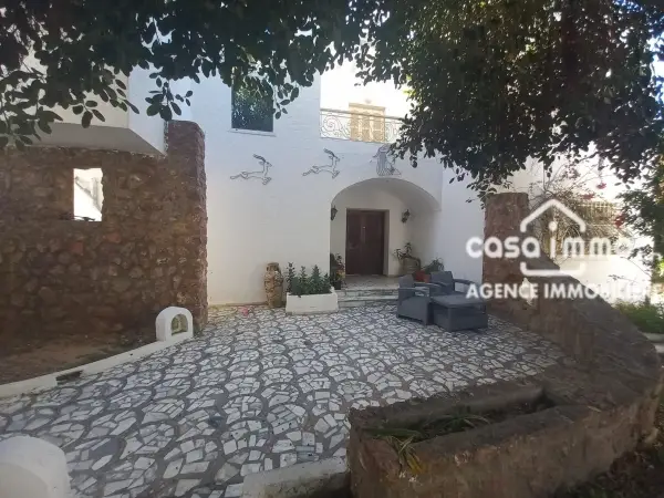 Charmante Villa sur 3 niveaux à hammamet prés hôtel Sindbed