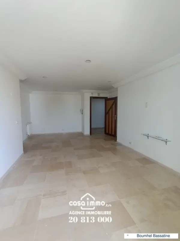 A VENDRE COQUET APPARTEMENT S+3 A BOUMHEL BASSATINE