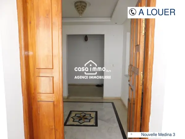 A LOUER ETAGE DE VILLA HABITATION OU COMMERCIALE