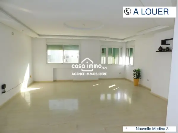 A LOUER ETAGE DE VILLA HABITATION OU COMMERCIALE