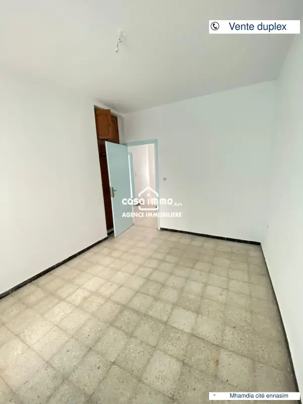 A vendre duplex à Mhamdia s+3 cité ennasim