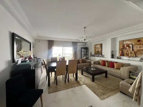 Vente Coquet appartement S+4 a Ain Zaghouen