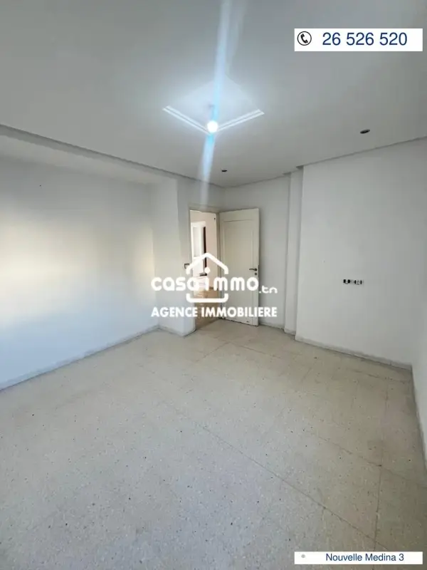 A LOUER ETAGE DE VILLA HABITATION OU COMMERCIALE