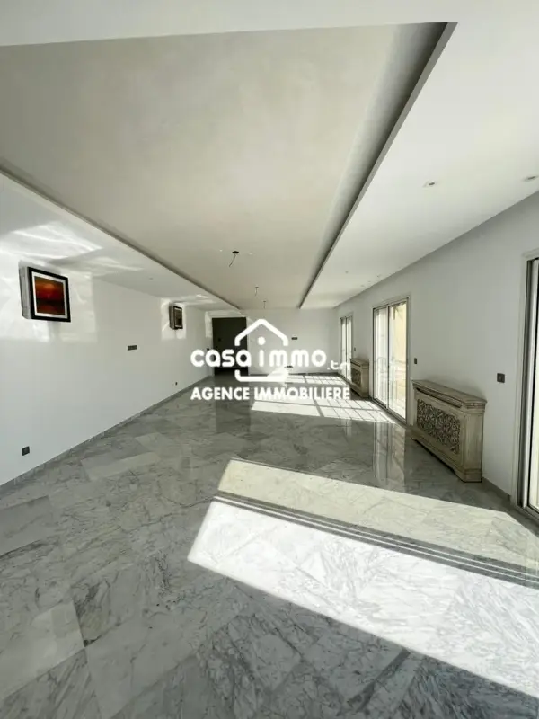 A VENDRE COQUET APPARTEMENT S+3 AUX BERGES DU LAC 2