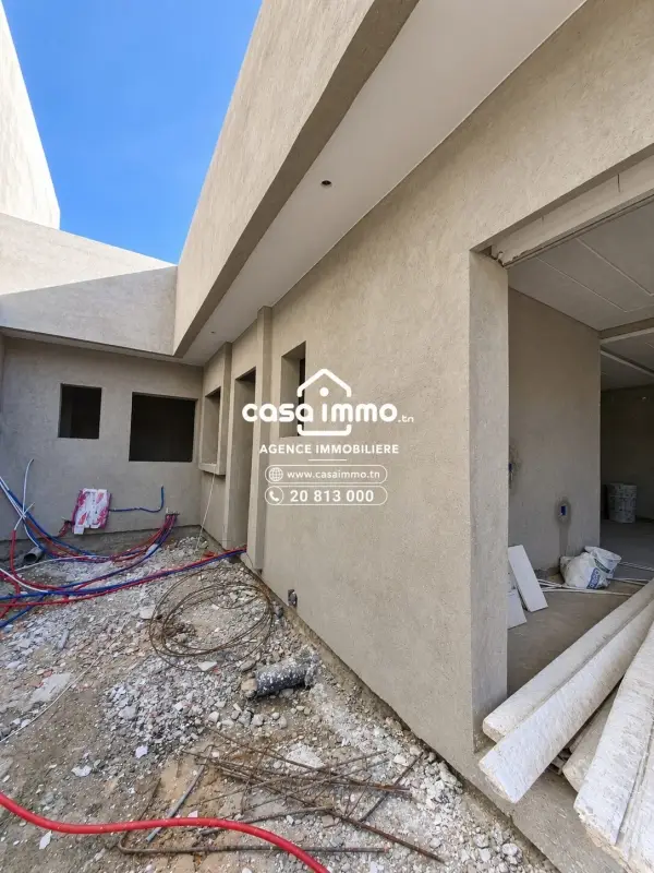 A Vendre Villa RDC S+3 à nouvelle medina non achevée
